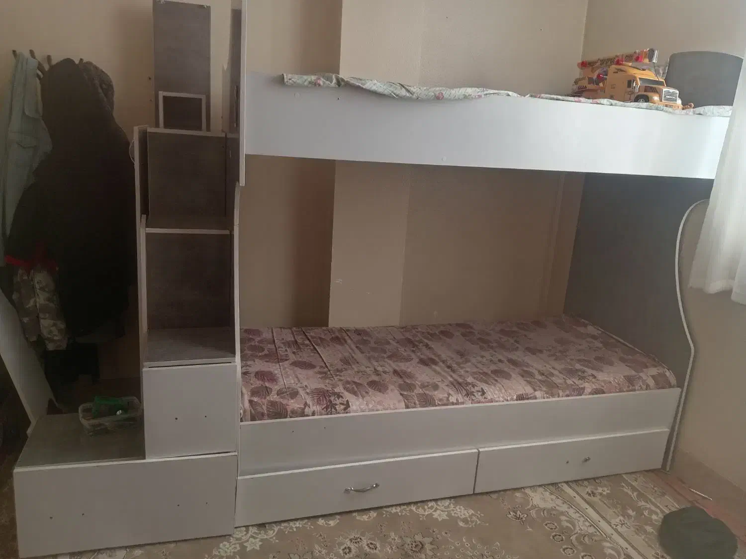 تخت دوطبقه در حد نو|تخت و سرویس خواب|شاهینشهر, شهرک گلدیس|دیوار