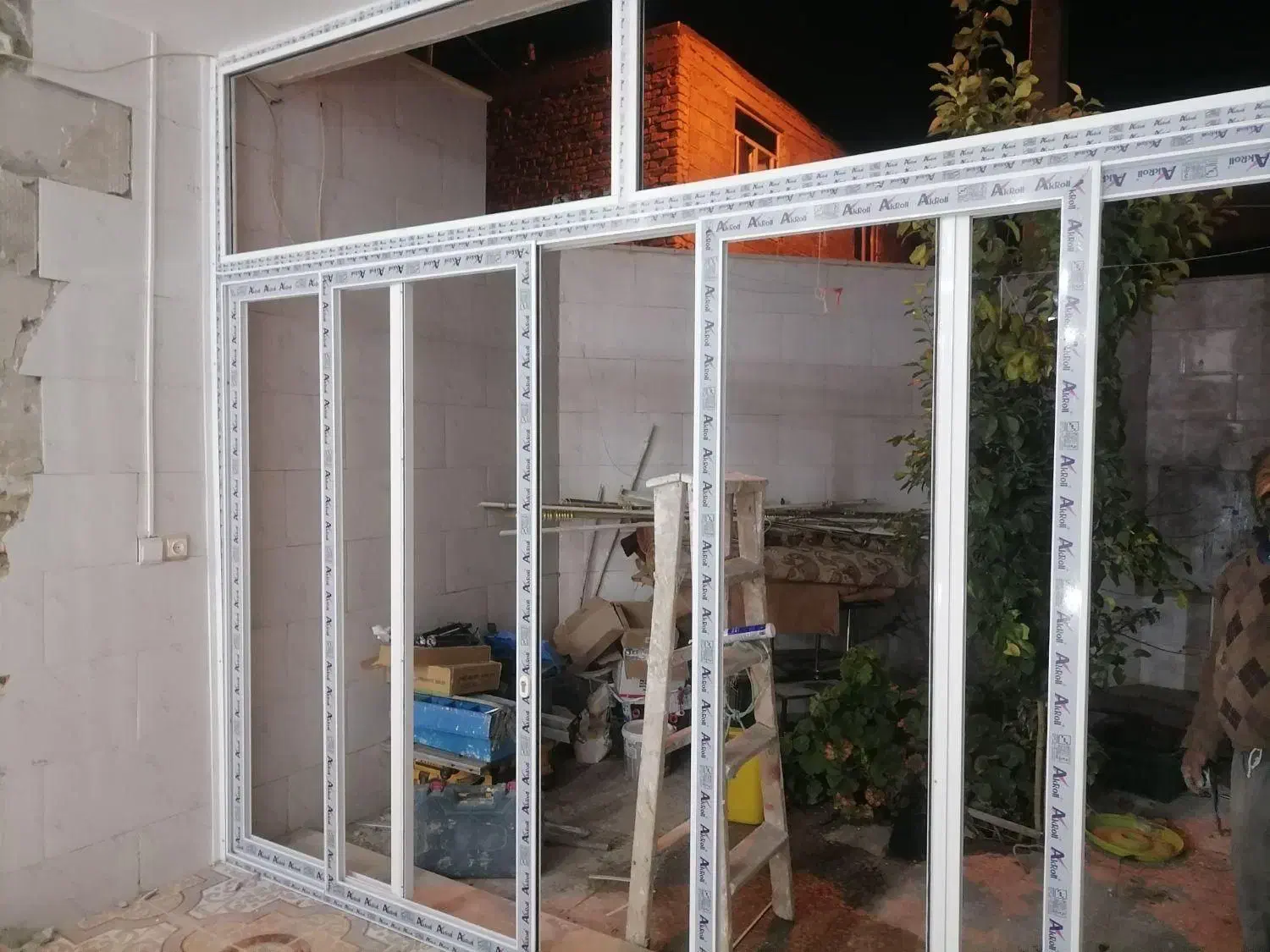 پنجره‌دوجداره /کرکره‌برقی/جک‌پارکینگی/شیشه‌سکوریت|مصالح و تجهیزات ساختمان|کوهبنان, |دیوار