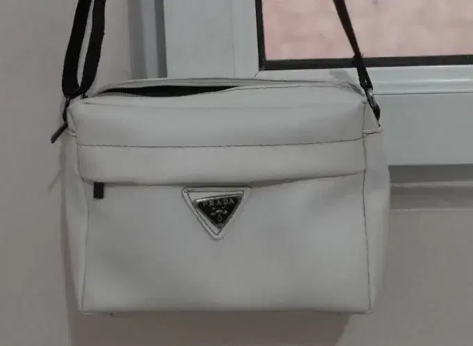 کیف سفید|کیف، کفش، کمربند|رشت, یخسازی|دیوار