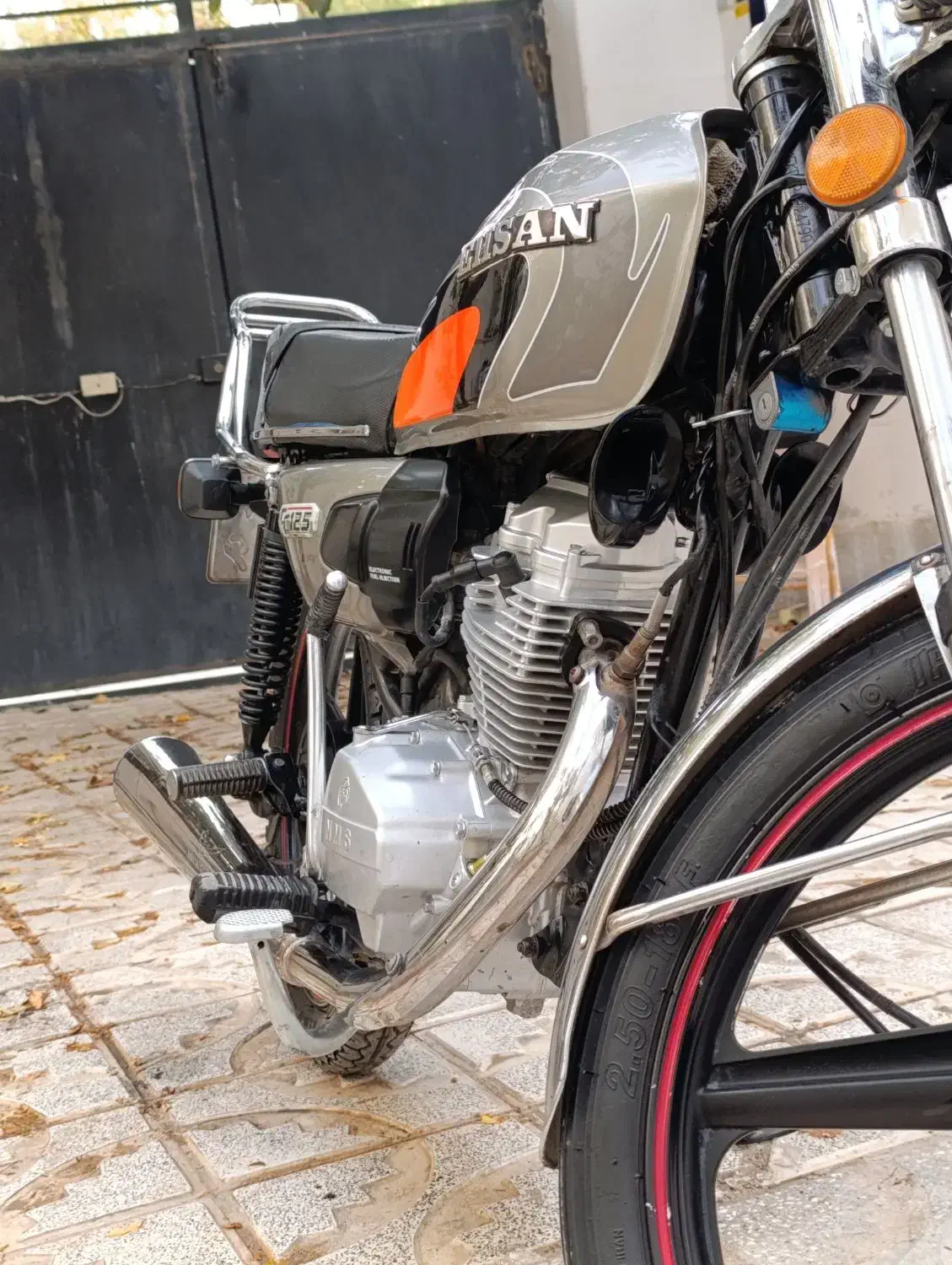 احسان مدل 402|موتورسیکلت|تربتحیدریه, میدان مرکزی|دیوار