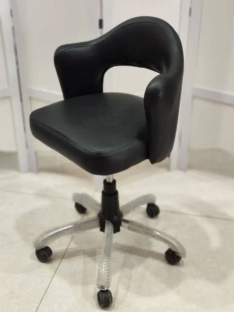 وسایل هام کاملا سالم وتمیز هستن|مبلمان اداری|قم, بنیاد|دیوار