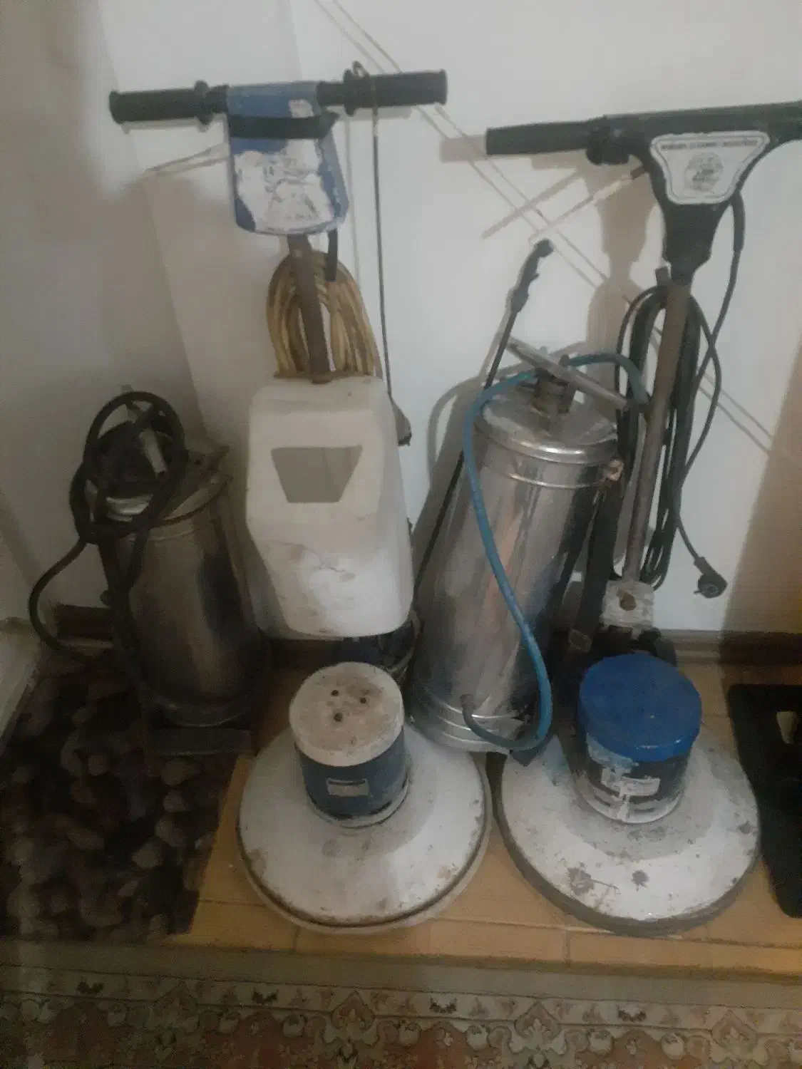 پولیشی صنعتی کف شور و مخزن سمپاش|لوازم نظافت|مشهد, حسینآباد|دیوار