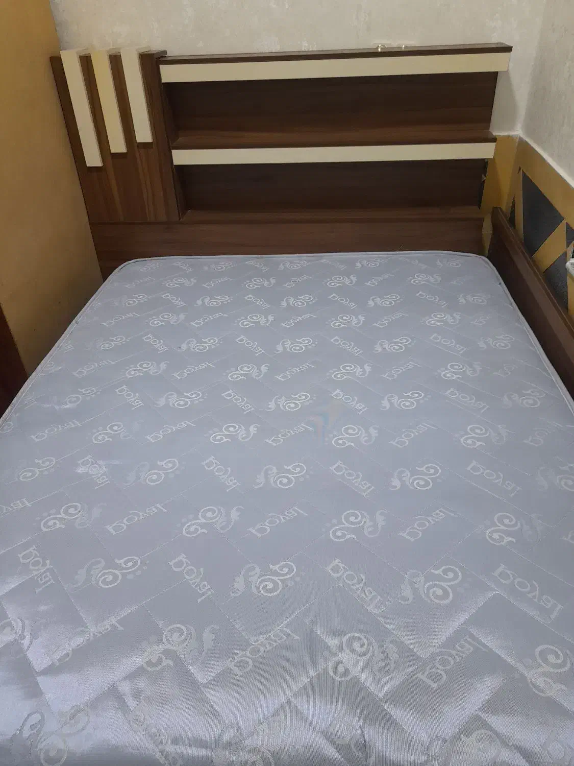 فروش یه عدد تختخواب دونفره|تشک تختخواب|اندیمشک, |دیوار