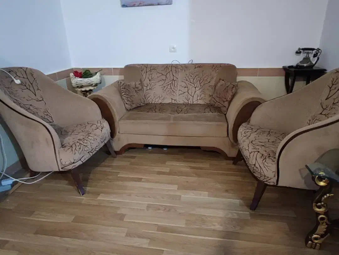 فروش مبل راحتی ۷ نفره تمیز  تبریز|مبلمان خانگی و میز عسلی|ایلخچی, |دیوار