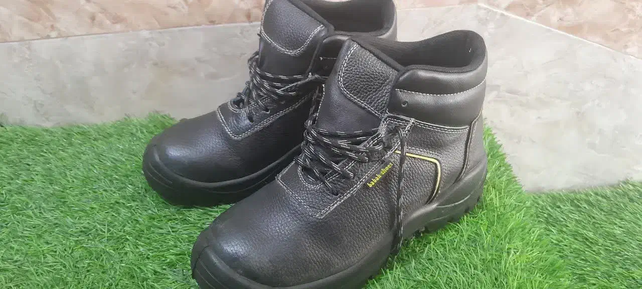 کفش ایمنی کار زیر قیمت|کیف، کفش، کمربند|آران و بیدگل, |دیوار
