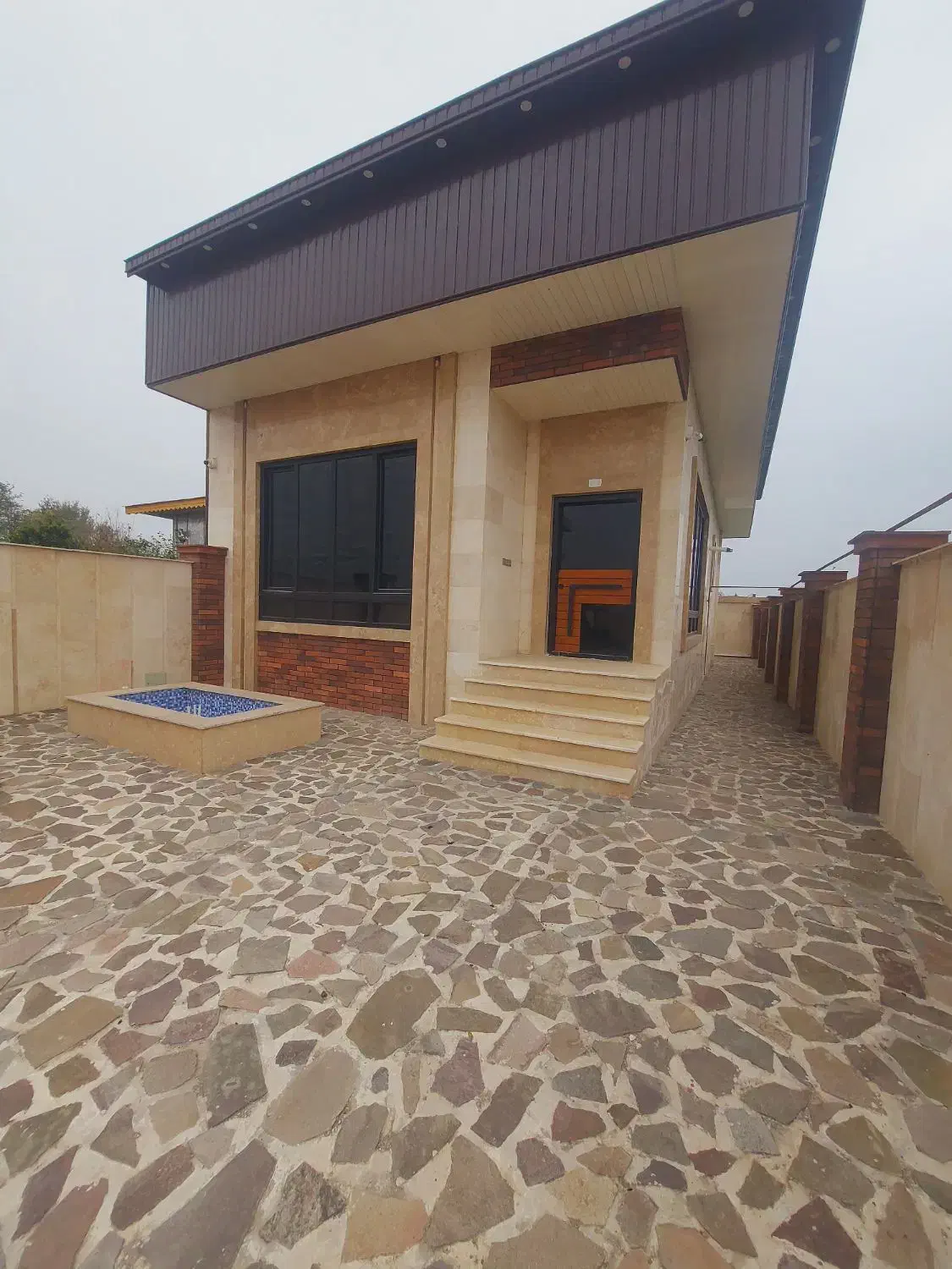 ویلایی نوساز ۳۷۰ متری سنددار در صومعهسرا|فروش خانه و ویلا|صومعهسرا, |دیوار