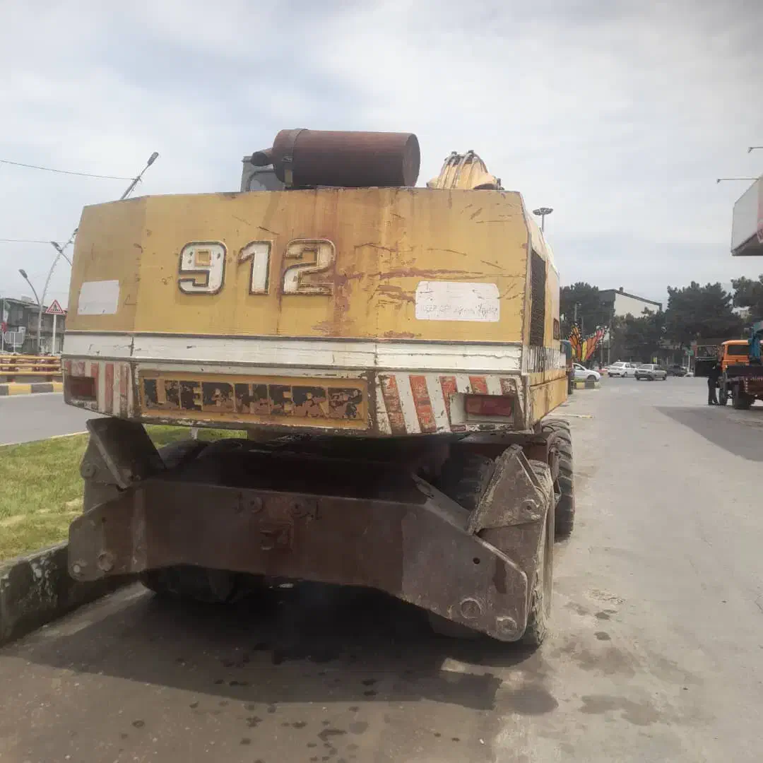 بیل ۹۱۲ لاستیکی|خودرو سنگین|گرگان, |دیوار