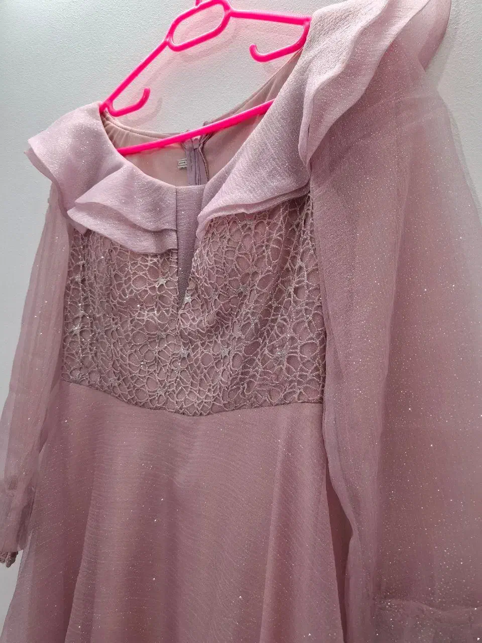 لباس مجلسی|لباس|رشت, چله خانه|دیوار