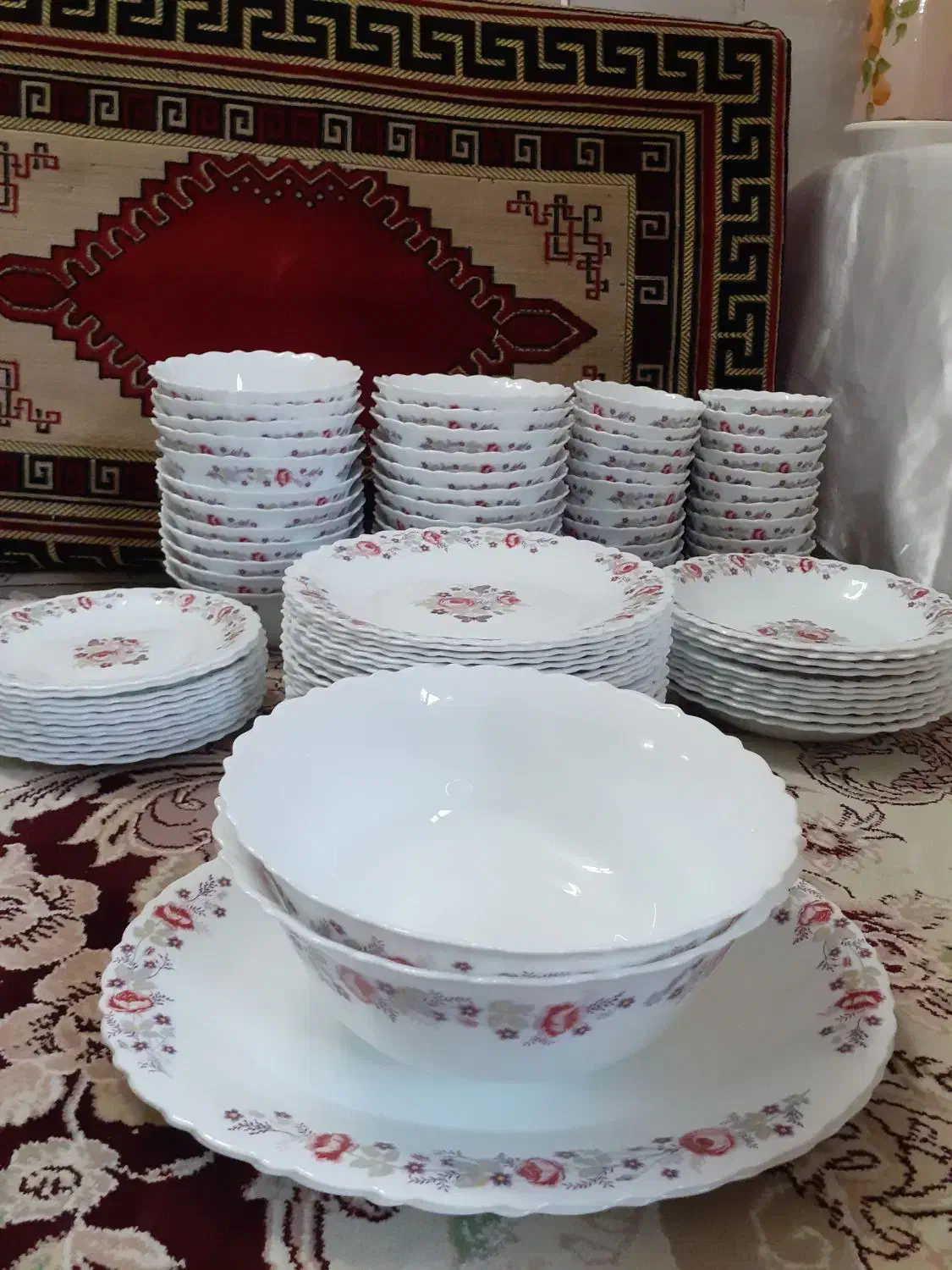 سرویس ۲۴ نفره آرکوپال زیبا|ظروف سرو و پذیرایی|اصفهان, کارلادان|دیوار