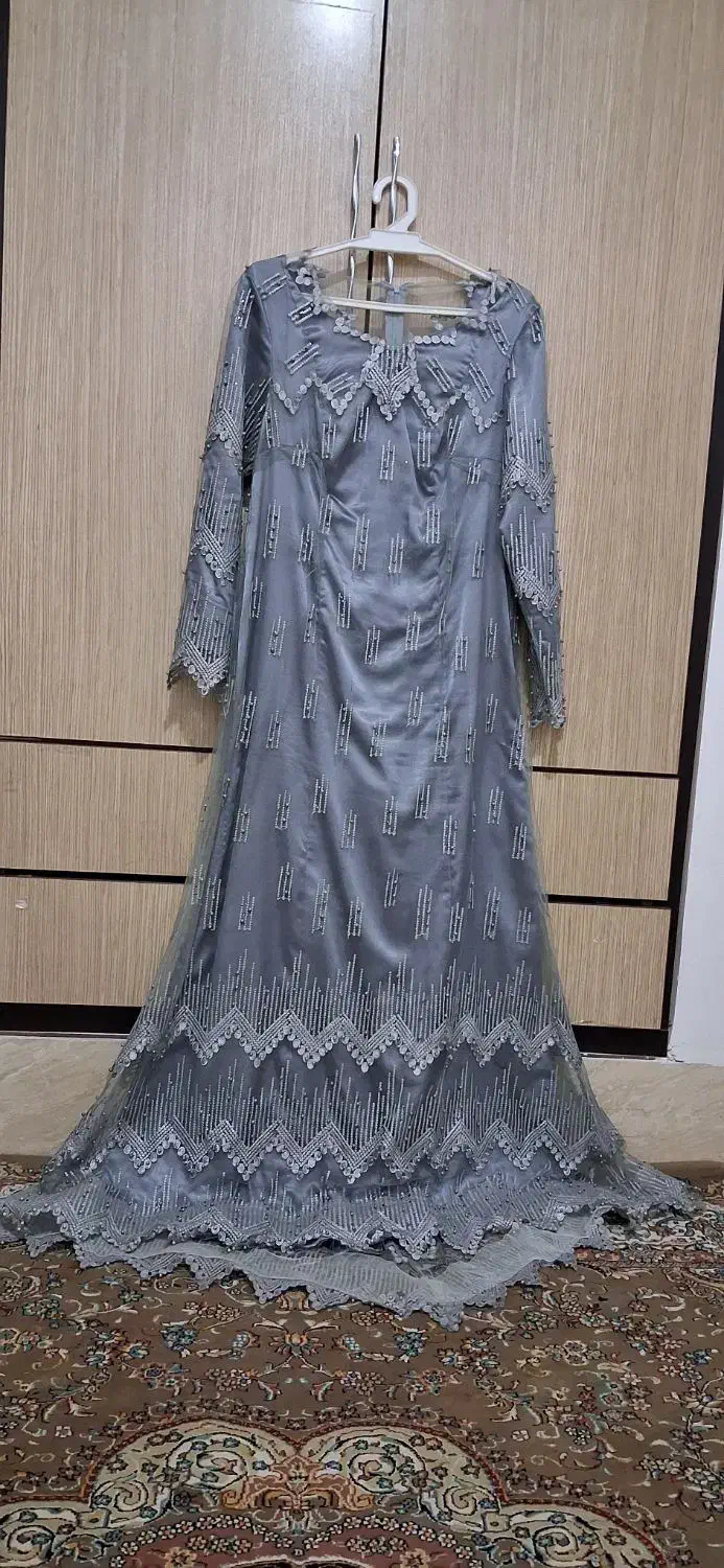 لباس جواهردوزی شده|لباس|مراغه, |دیوار