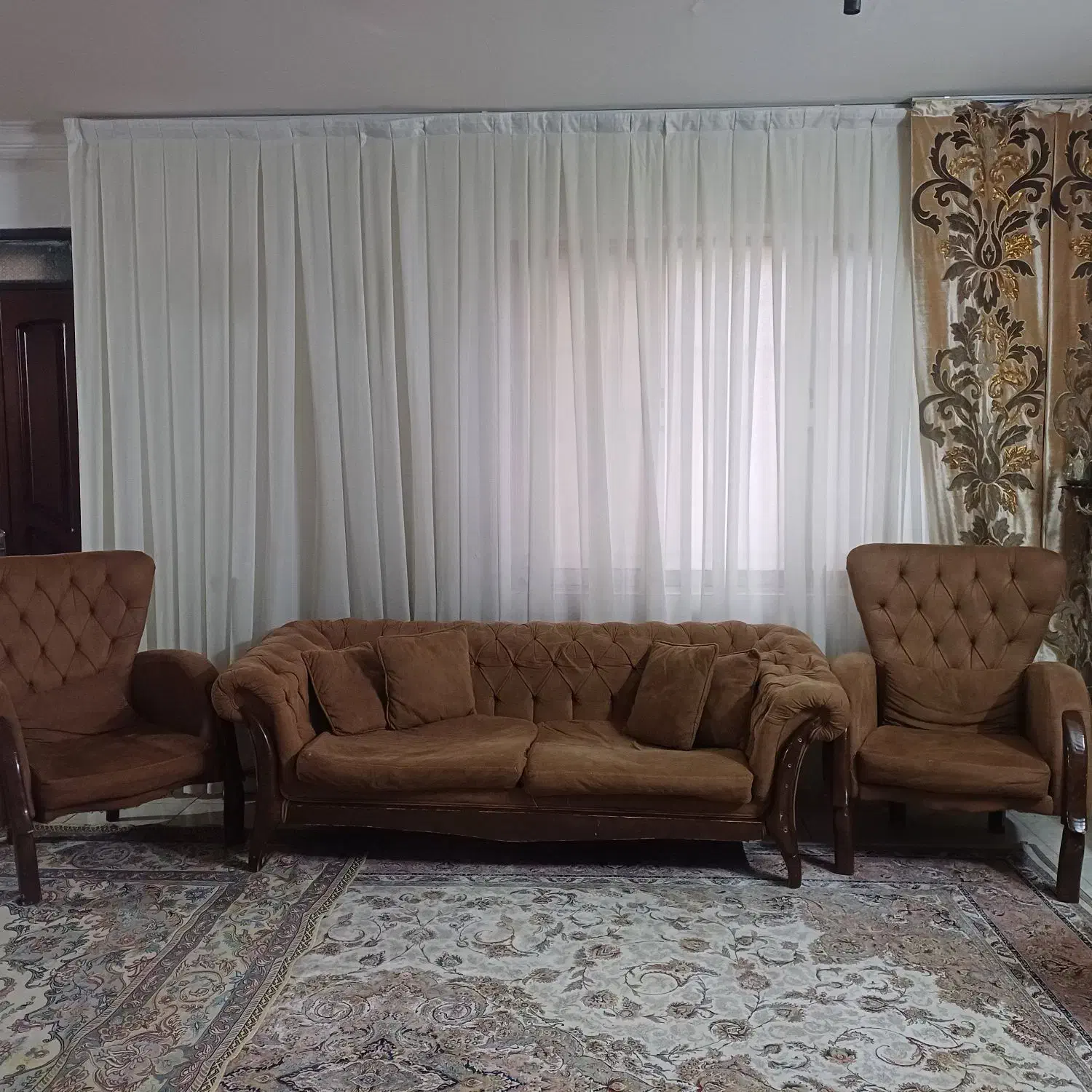 مبل چسترراحتی کارکرده|مبلمان خانگی و میز عسلی|مشهد, بهاران|دیوار