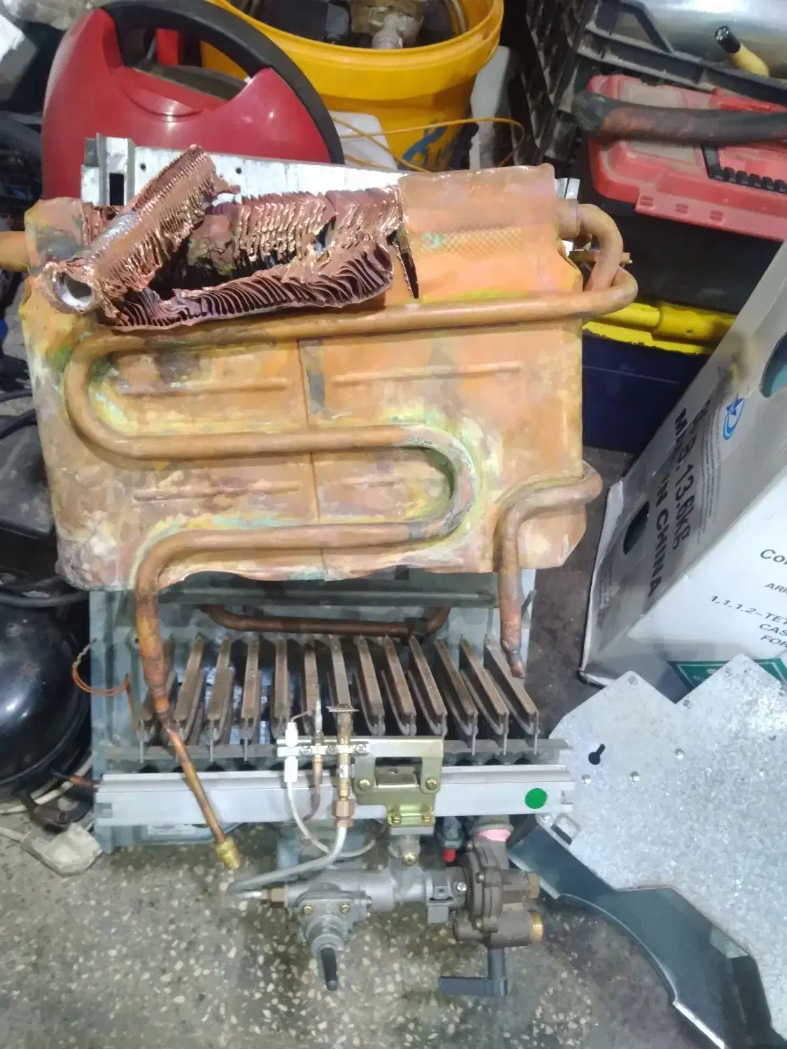 تعمیر انواع ابگرمکن .پکیج .شومینه. بخاری.موتورخانه|آبگرمکن، پکیج، شوفاژ|قائم‌شهر, |دیوار