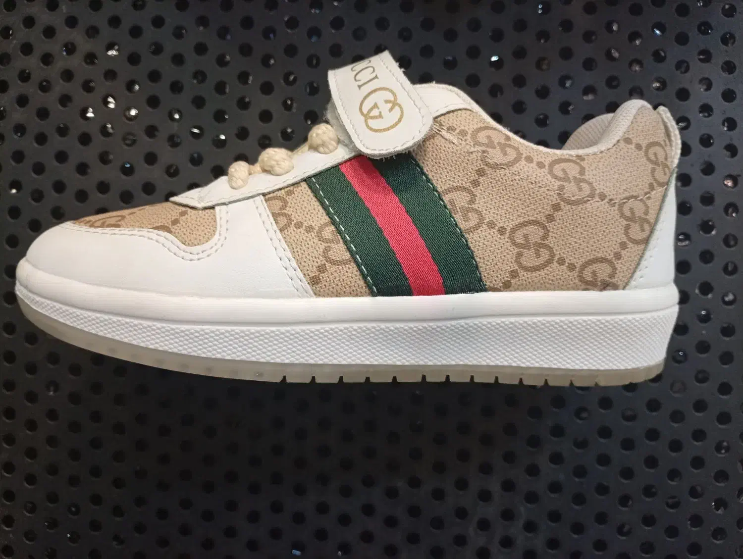 کتونی تک سایز بچگانه|کیف، کفش، کمربند|قم, چهار امامزاده|دیوار