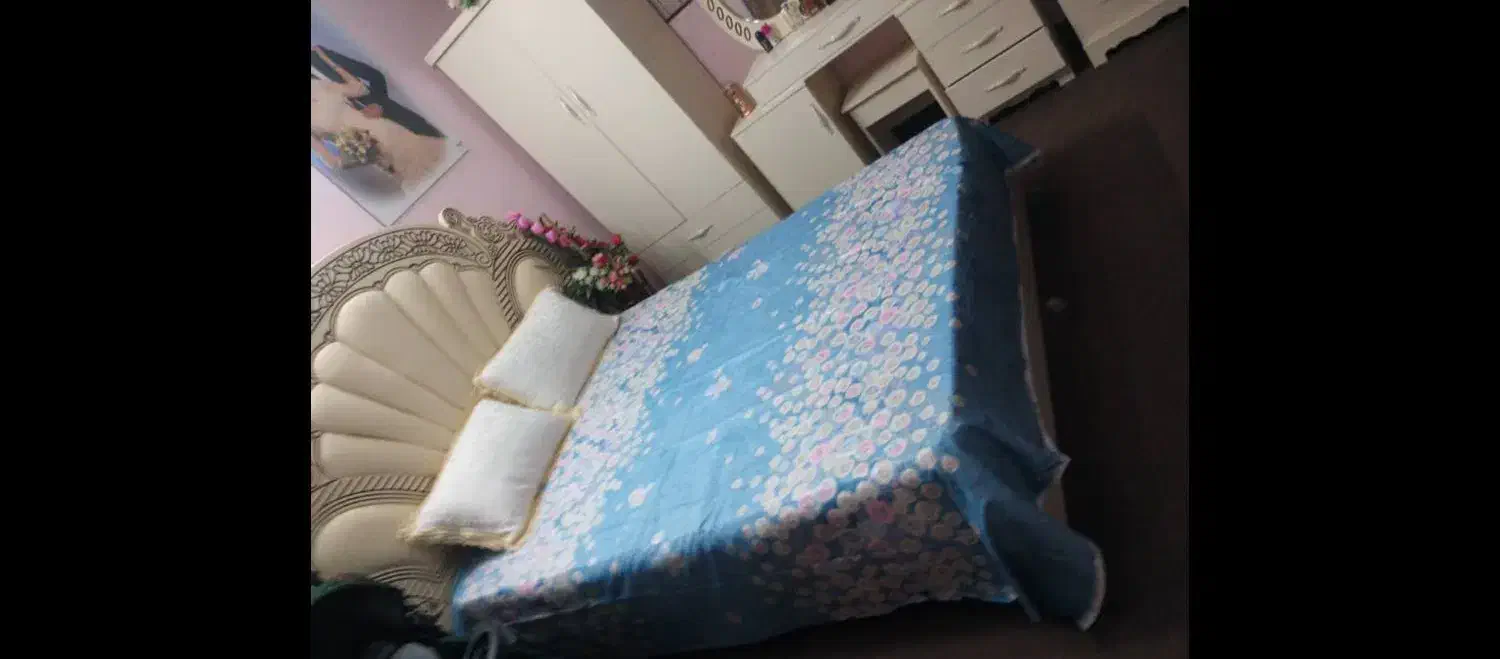 یک دست سرویس تخت و پاتختی|تخت و سرویس خواب|شیراز, سلطان آباد|دیوار