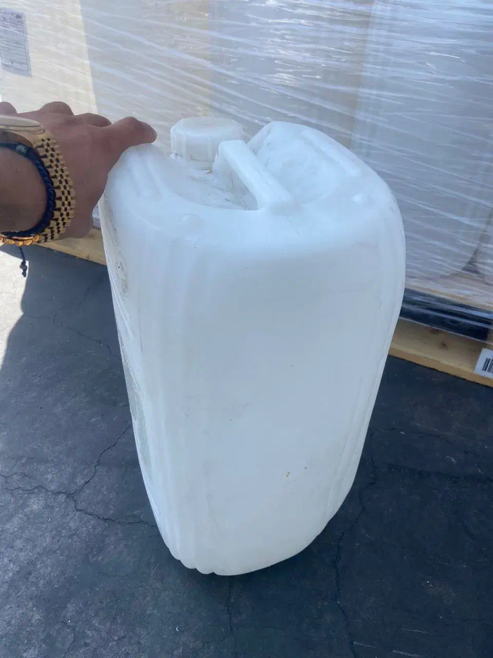 گالون 20 لیتری|ظروف نگهدارنده، پلاستیکی، یک‌بارمصرف|ایوانکی, |دیوار