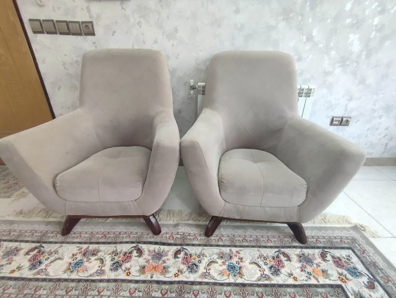 مبل طرح لبخند + میز|مبلمان خانگی و میز عسلی|قرچک, مهدیه|دیوار