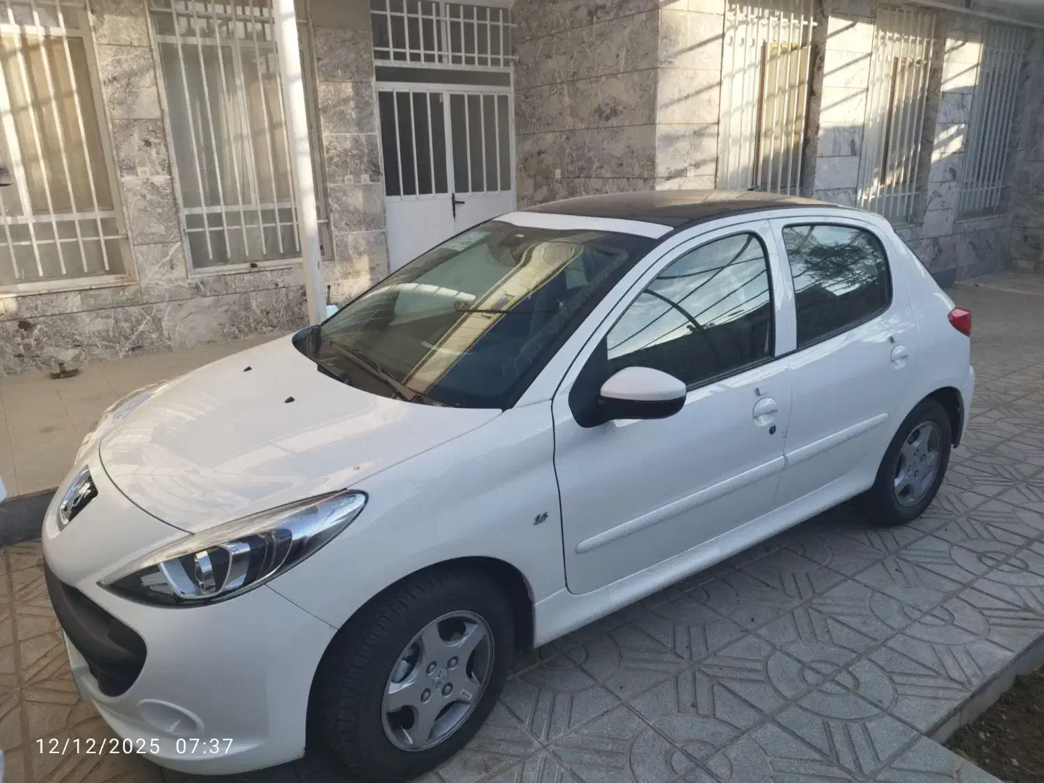 207 سقف شیشه ای ارتقا یافته مدل 1404 معاوضه|خودرو سواری و وانت|بیرجند, |دیوار