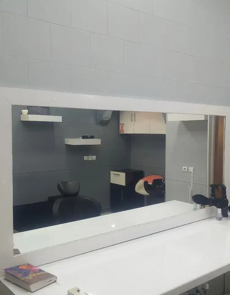 آیینه|آرایشگاه و سالن‌های زیبایی|مهدی شهر, |دیوار