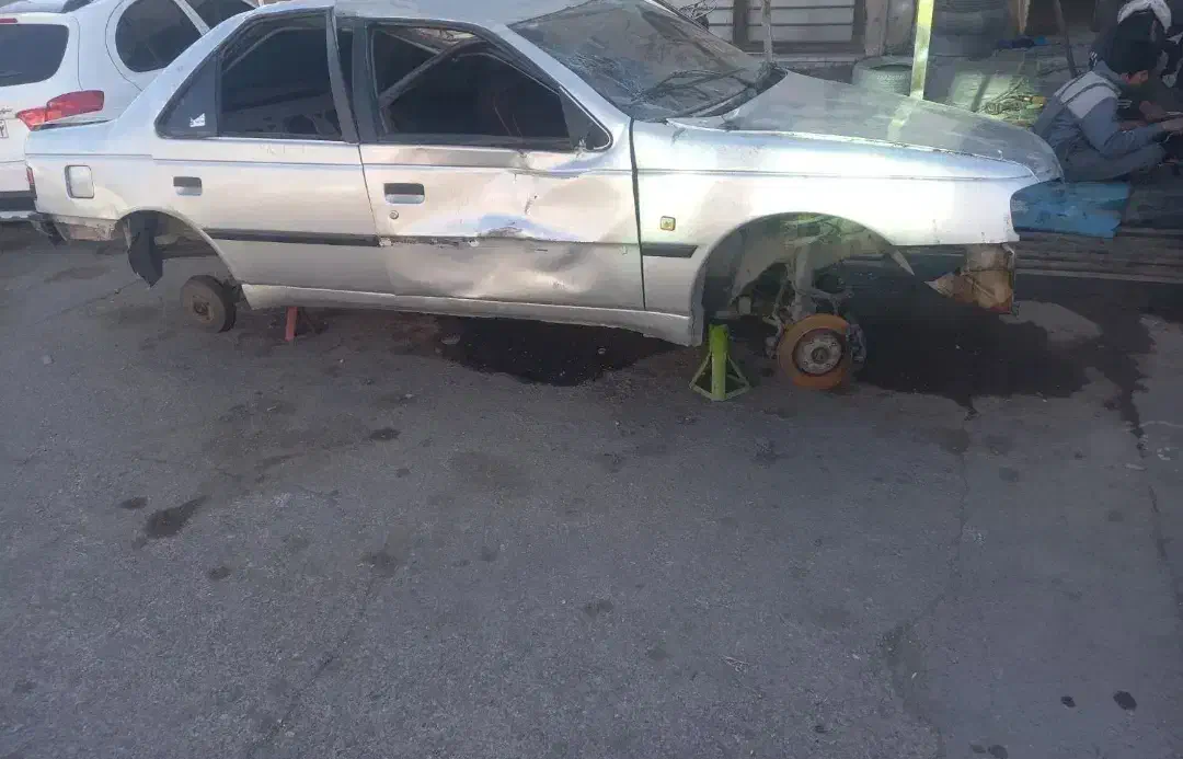 پژو تصادفی|خودرو سواری و وانت|کوهدشت, |دیوار