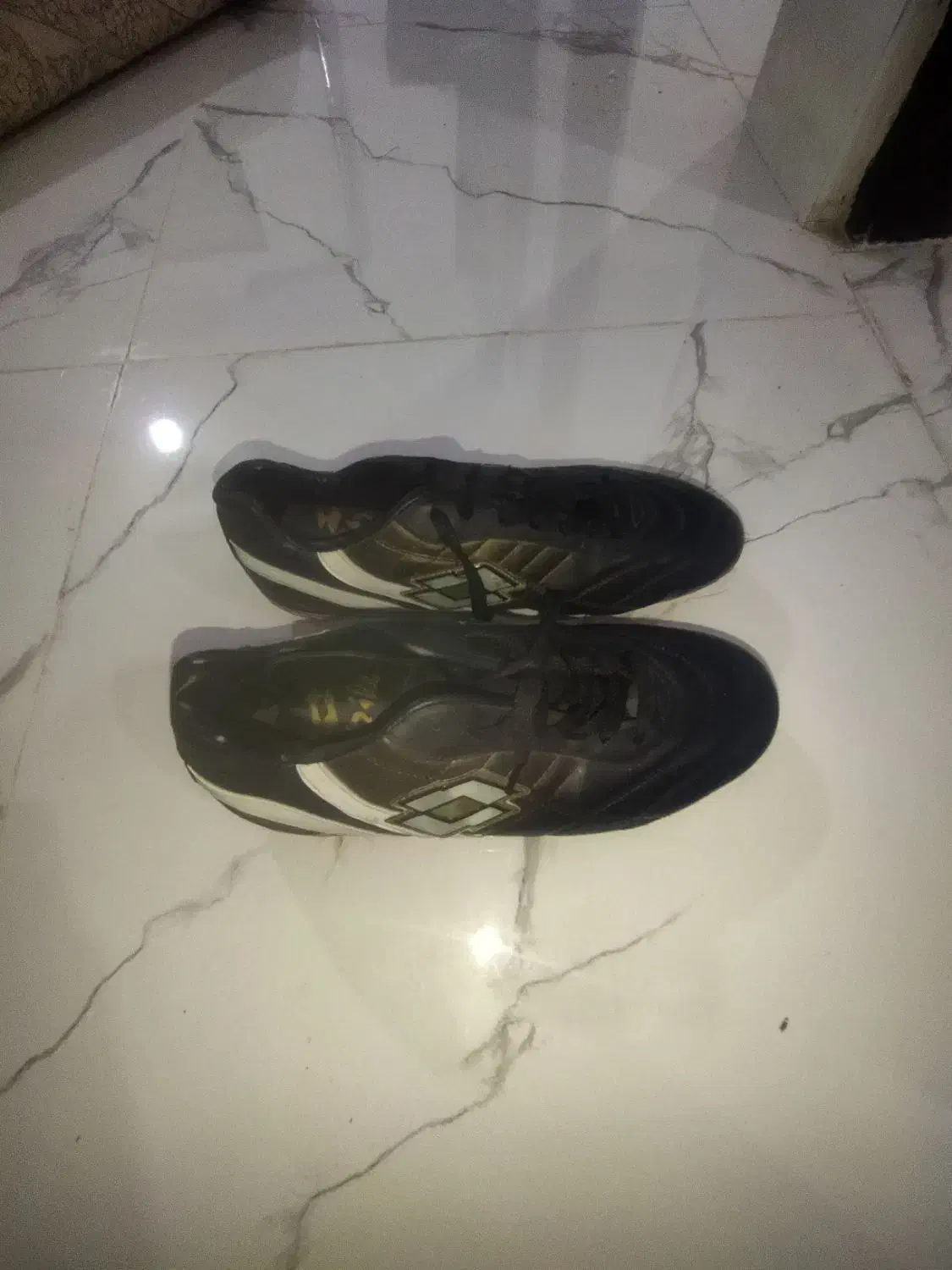 کفش استوک دار چمن|کیف، کفش، کمربند|زرندیه, |دیوار