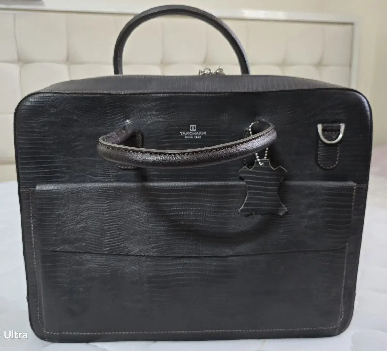 کیف دوشی اداری|کیف، کفش، کمربند|پرند, فاز ۱|دیوار