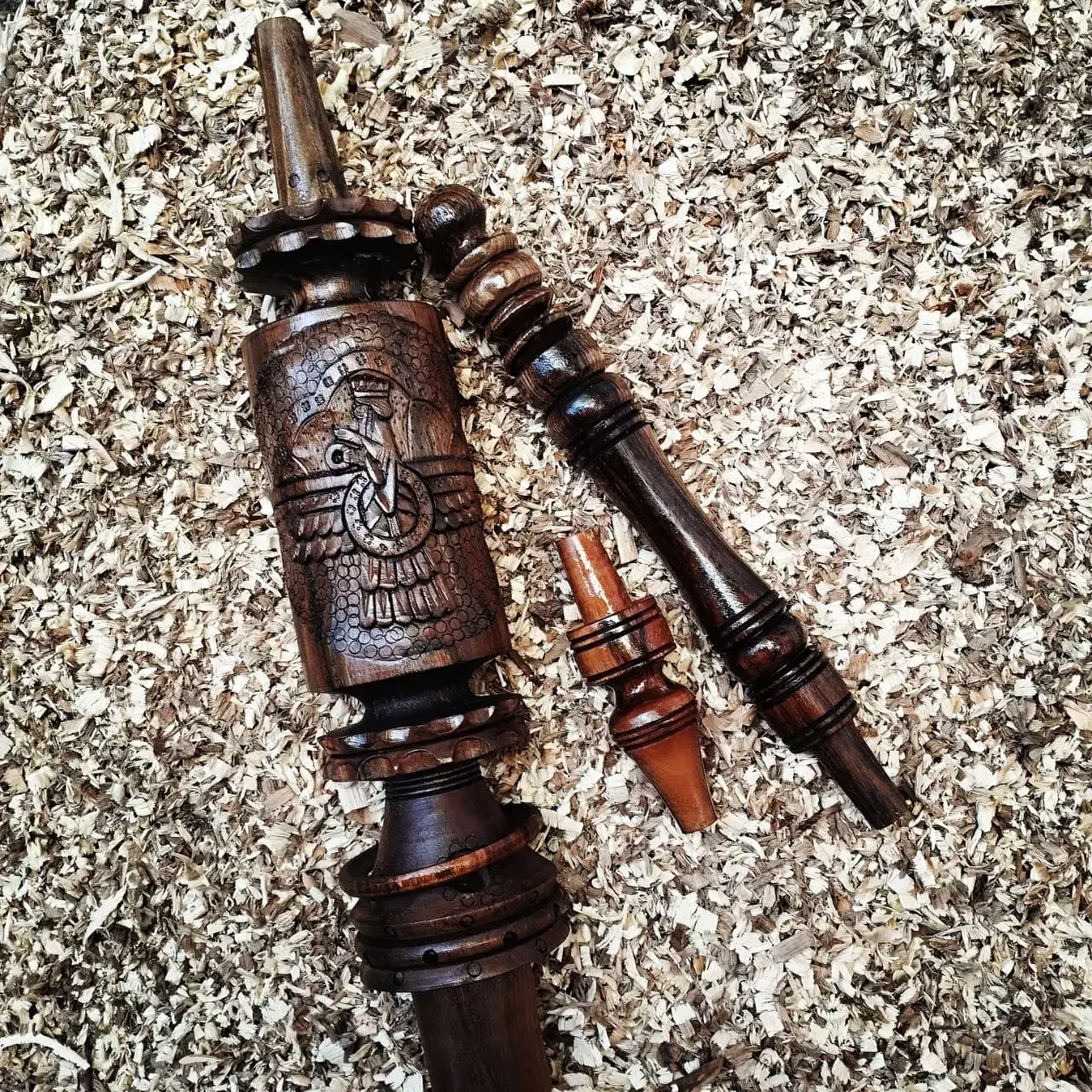 چوپق|کلکسیون اشیاء عتیقه|ایلام, |دیوار