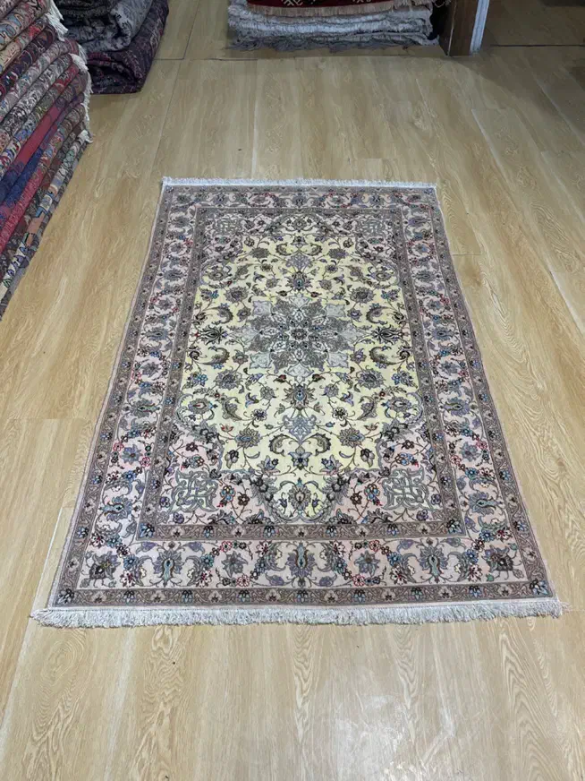 ذرع نیم دو کف ابریشم تک خفت اصفهان|فرش|تهران, سلسبیل شمالی|دیوار