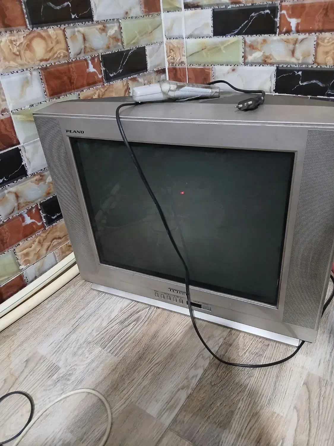 تلوزیون۲۱|تلویزیون و پروژکتور|رشت, جماران|دیوار