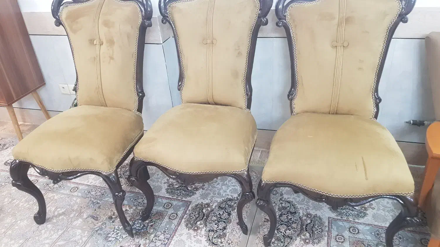 صندلی سلطنتی|مبلمان خانگی و میز عسلی|کاشان, مفتح|دیوار