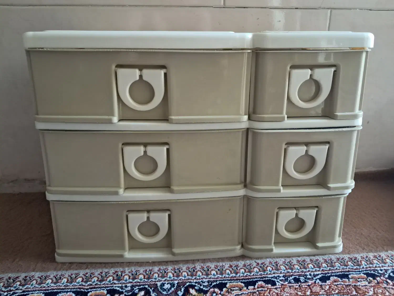 جاقاشقی سه طبقه|آب‌چکان و نظم‌دهنده ظروف|شیراز, تندگویان|دیوار