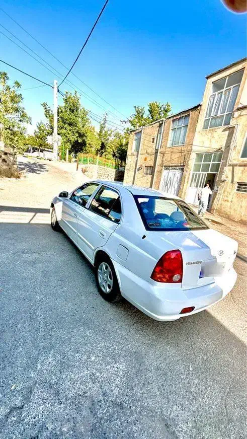 هیوندا ورنا سفید مدل ۱۳۸۴|خودرو سواری و وانت|اسلام‌شهر, شهرک قائمیه|دیوار