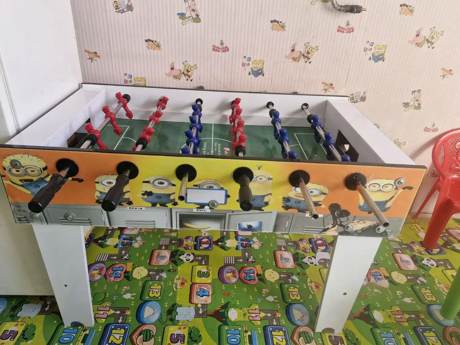 فوتبال دستی ایستاده|اسباببازی بچه|میانه, |دیوار