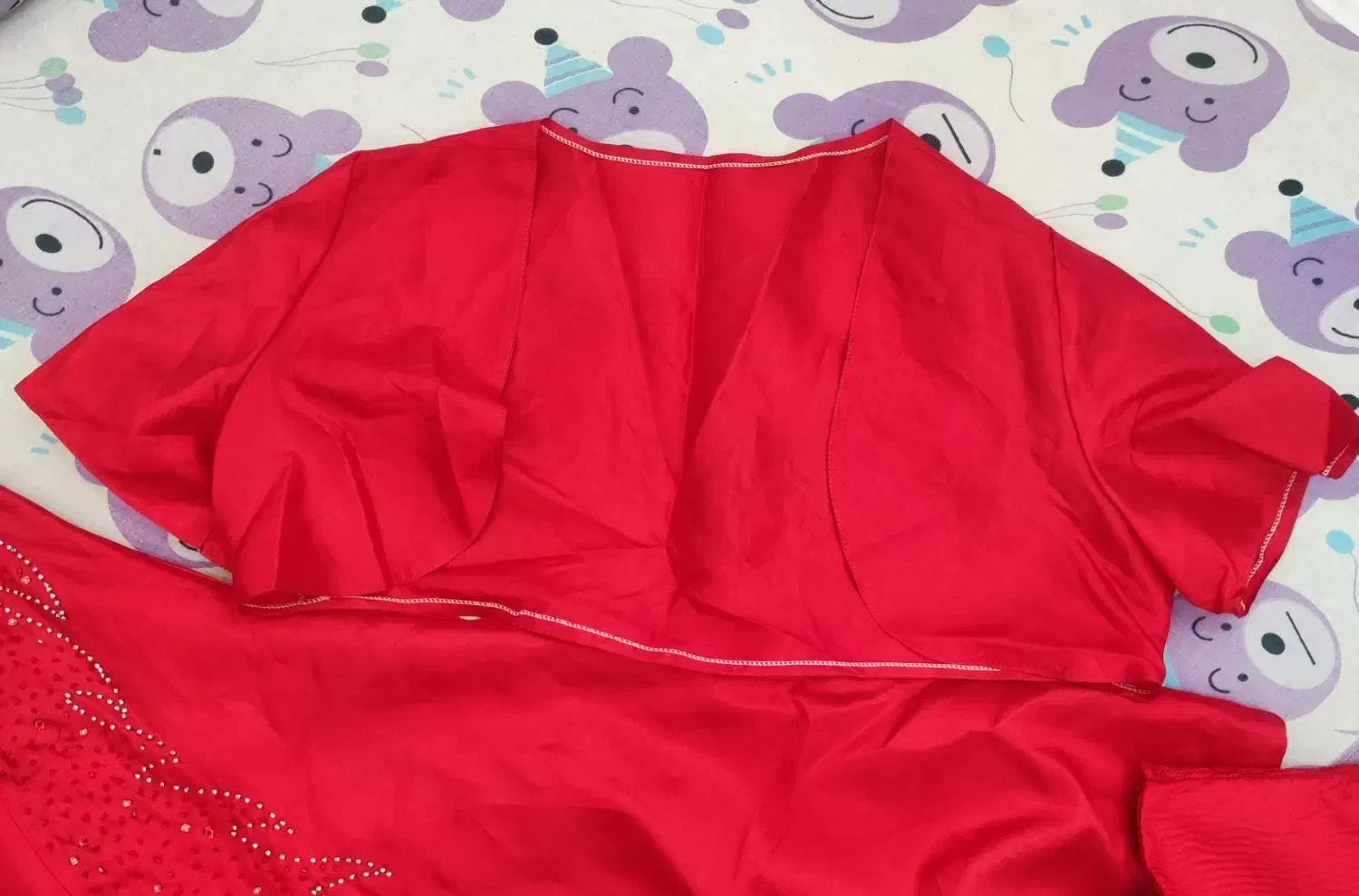 لباس قرمز بسیار شیک|لباس|رشت, معلم|دیوار