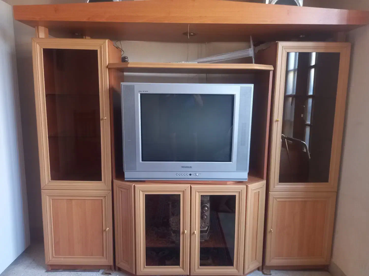 تلویزیون ۲۹ اینچ سامسونگ با میز و بوفه بزرگ mdf|تلویزیون و پروژکتور|شیراز, دوکوهک|دیوار