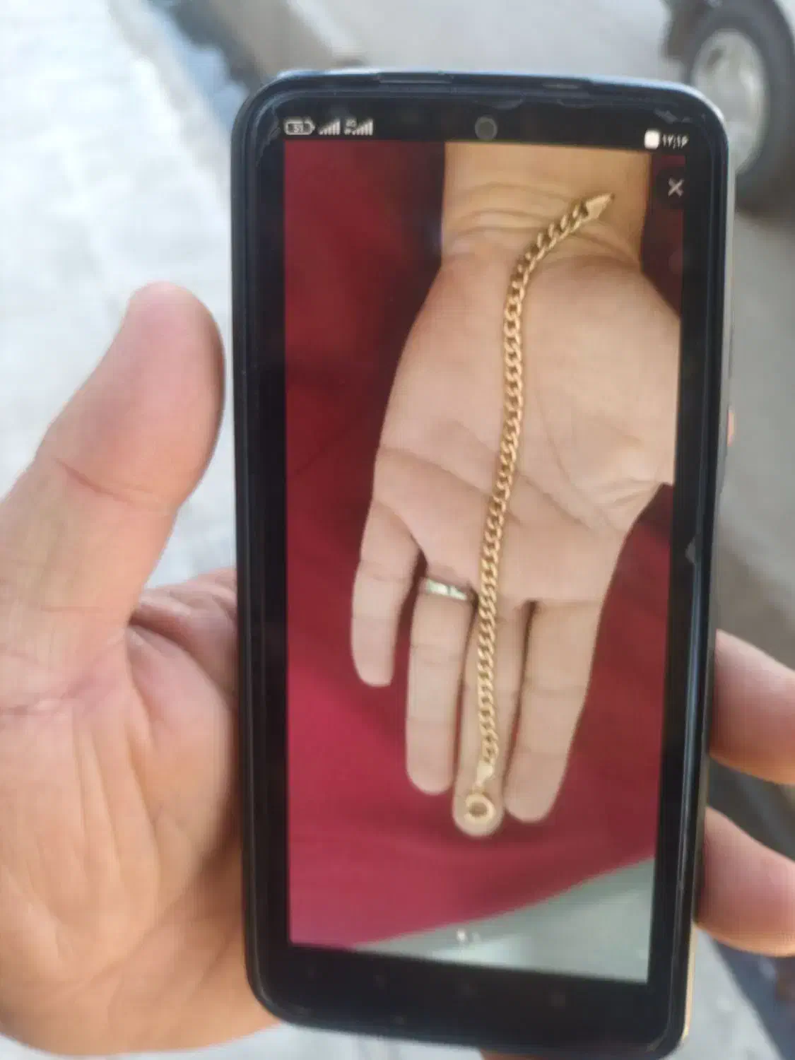 دستبند طلا گمشده|اشیا|بروجرد, |دیوار