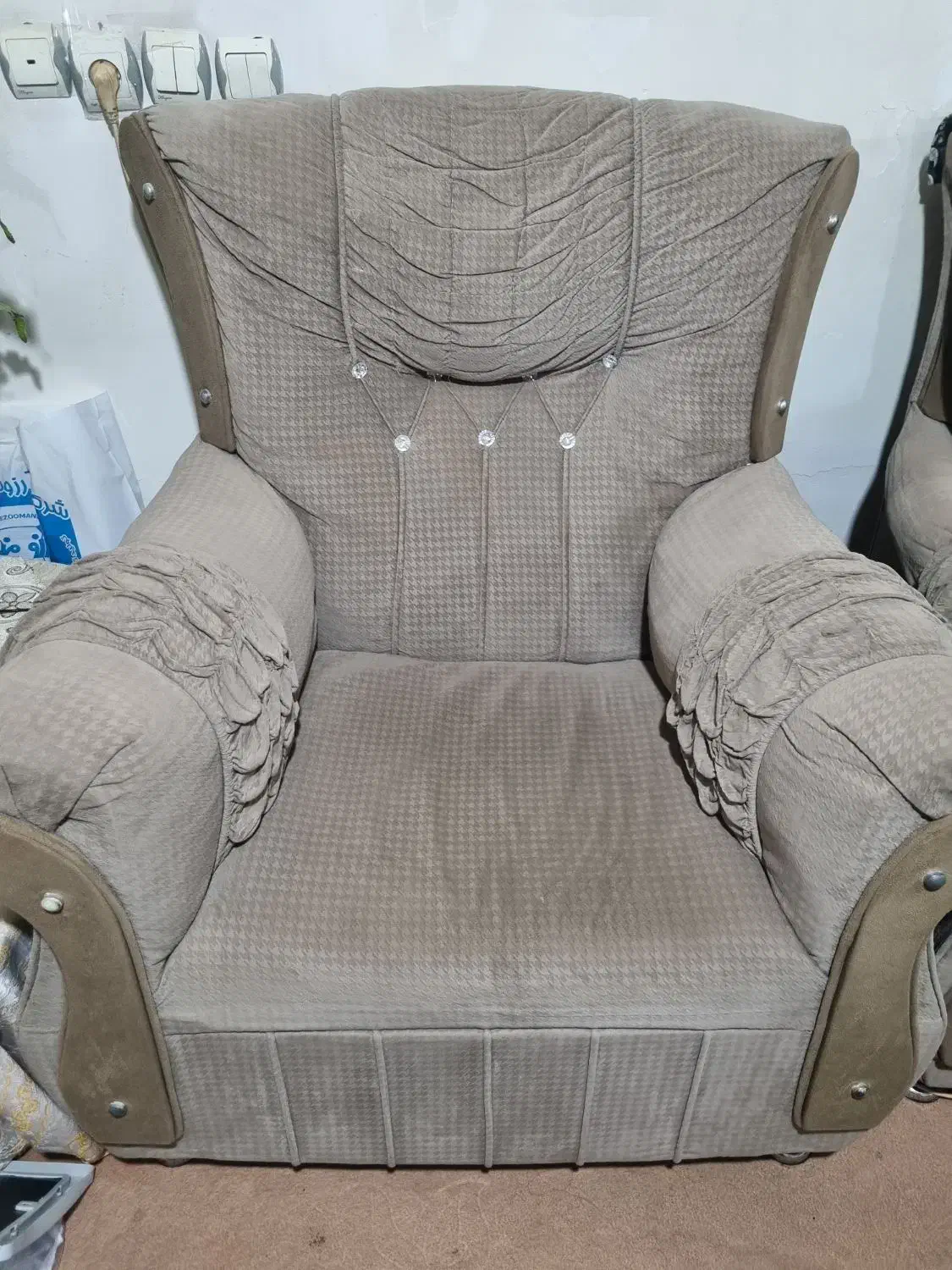 مبل ۷نفره|مبلمان خانگی و میز عسلی|نیشابور, شهرک ولیعصر|دیوار