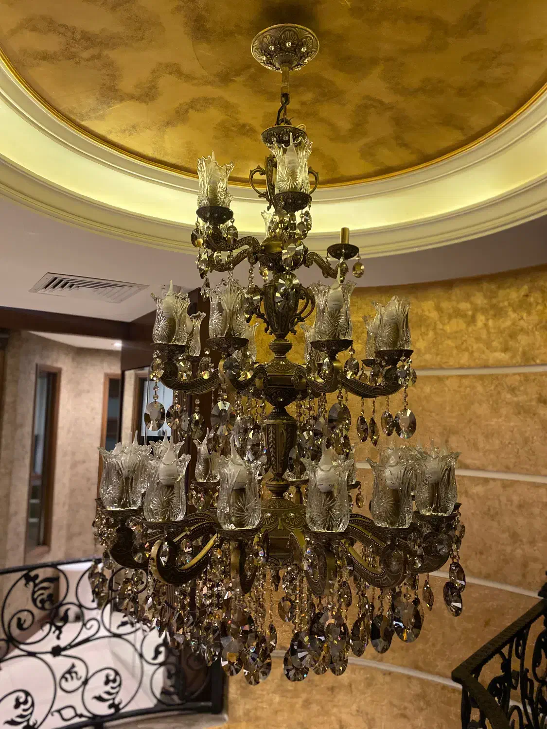 لوستر سلطنتی ۱۶ شاخه ورساچ|لوستر و چراغ آویز|کاشان, شریعتی|دیوار