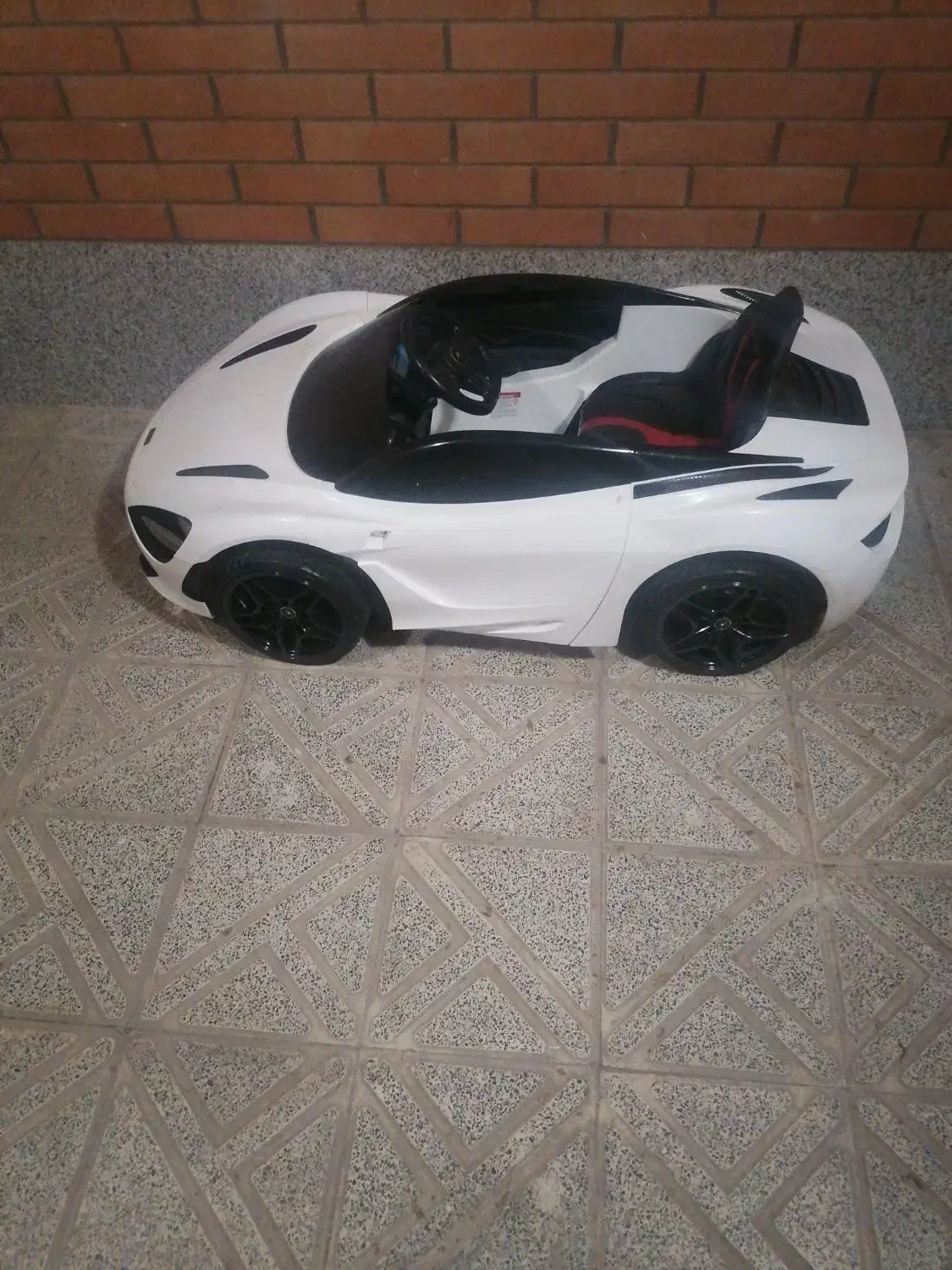 ماشین شارجی در حد نو|اسباب‌‌بازی|اصفهان, شهرک میلاد|دیوار