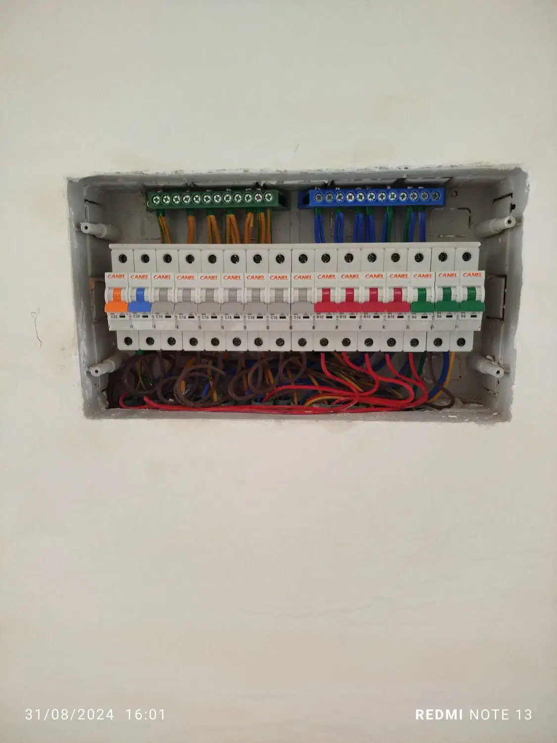 برقکاری وتعمیرات برحسب متراژ مناسب|خدمات پیشه و مهارت|تبریز, |دیوار