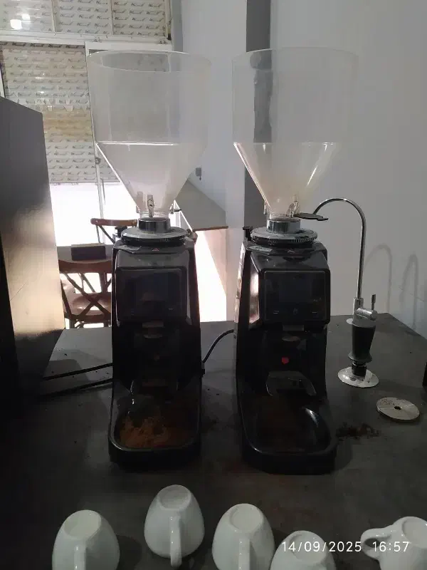 دستگاه قهوه ساز صنعتی و آسیاب ها|کافیشاپ و رستوران|آشخانه, |دیوار