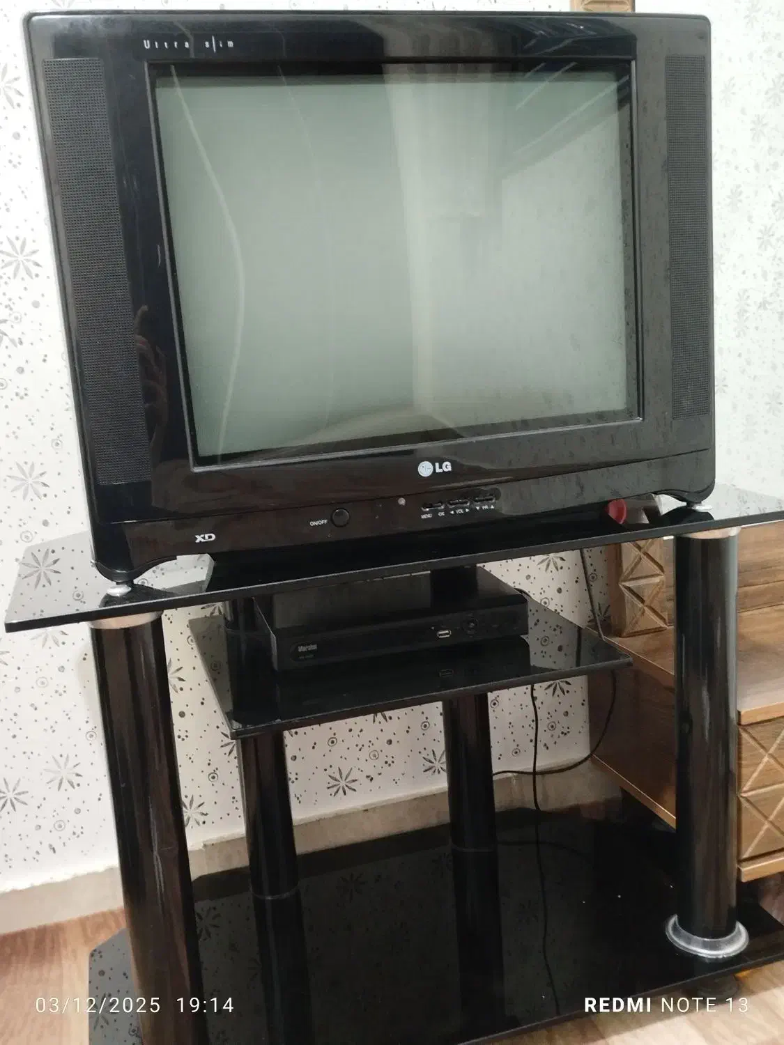 تلویزیون میز تلویزیون و دیجیتال|تلویزیون و پروژکتور|نورآباد, |دیوار