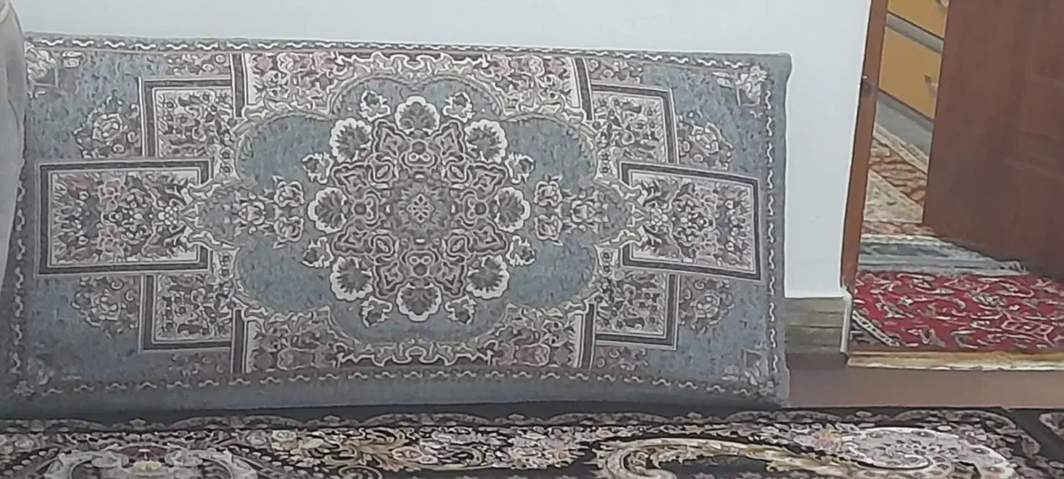 پشتی ۴عددبزرگ|پشتی|چاف و چمخاله, |دیوار