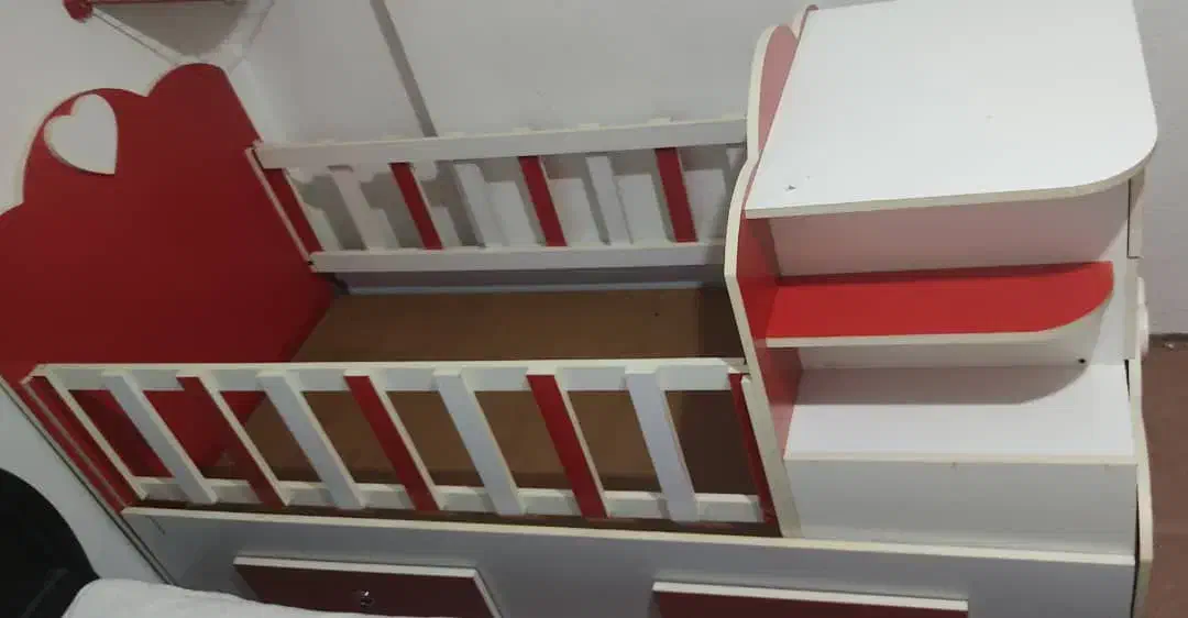 تخت و کمد دومنظوره دخترانه از نونهالی تا نوجوانی|تخت و سرویس خواب|بندر انزلی, مسکن مهر|دیوار