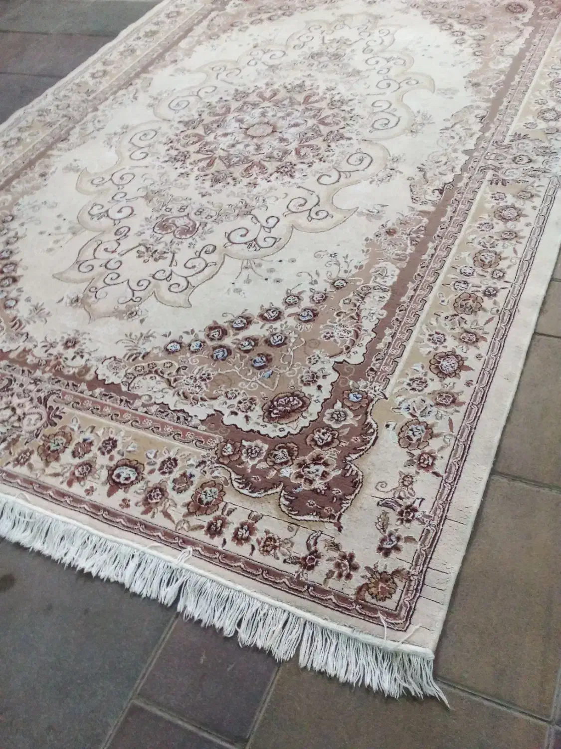 فرش کرمی تمام نخ|فرش|بروجرد, |دیوار