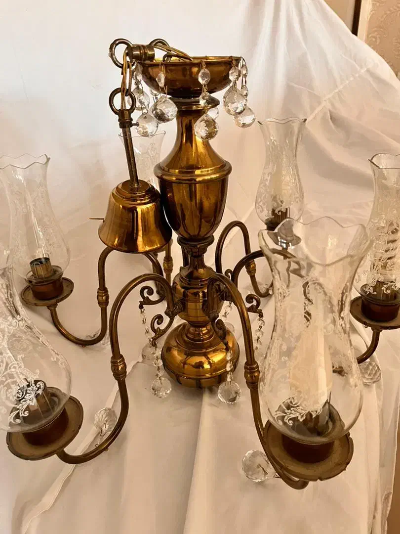 لوستر|لوستر و چراغ آویز|اصفهان, باغ زیار|دیوار