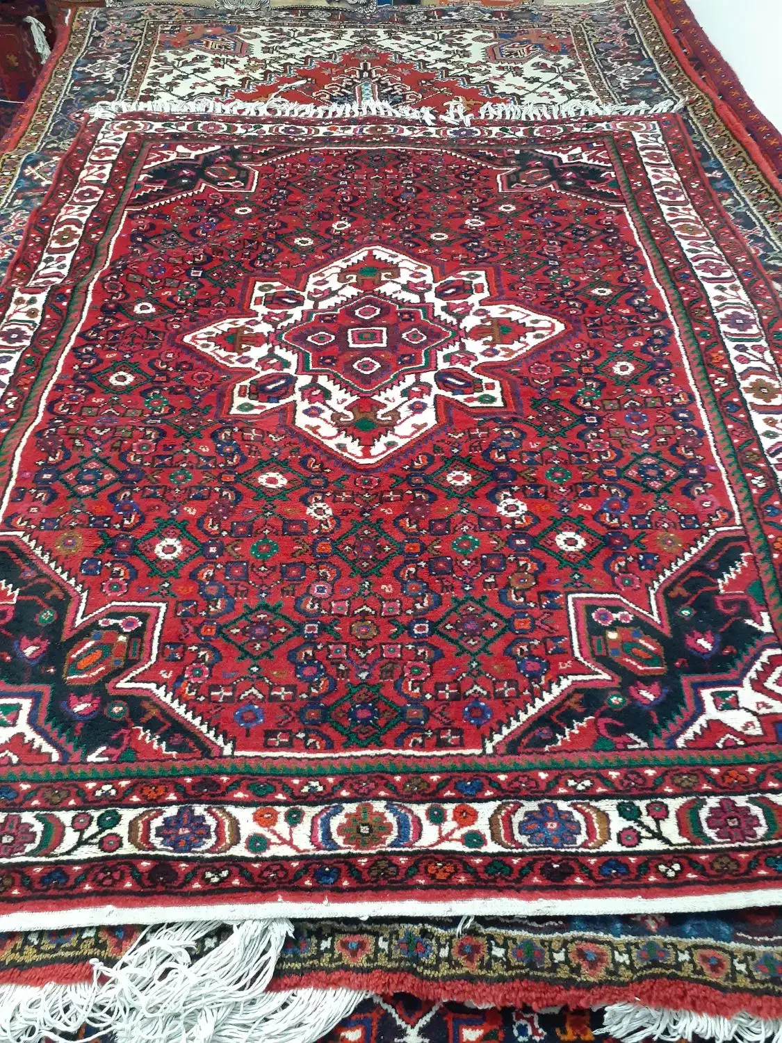 قالیچه حسین آباد گوشتدار بدون عیب و نقض|فرش|بناب, |دیوار