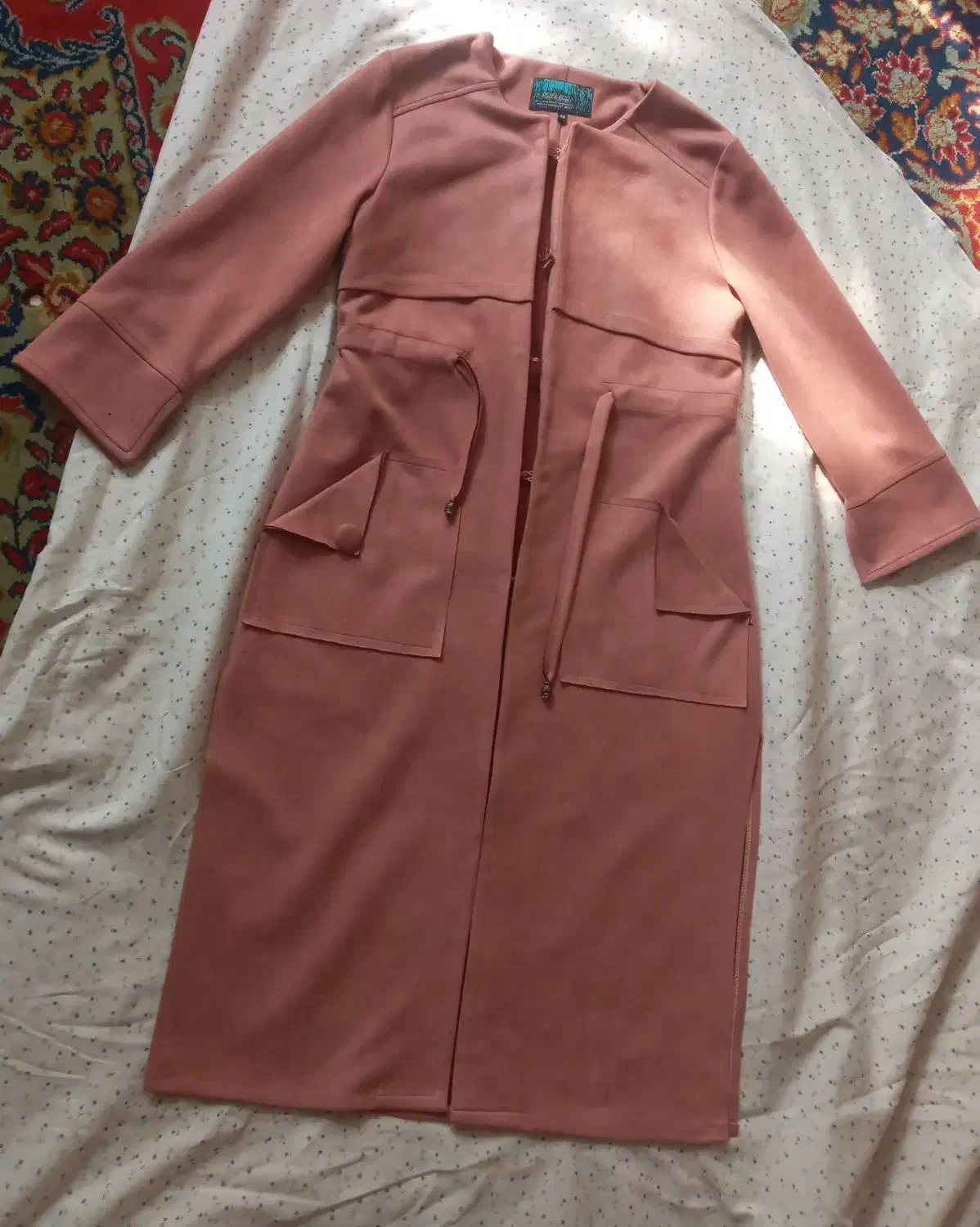 پالتو|لباس|اصفهان, هوانیروز|دیوار