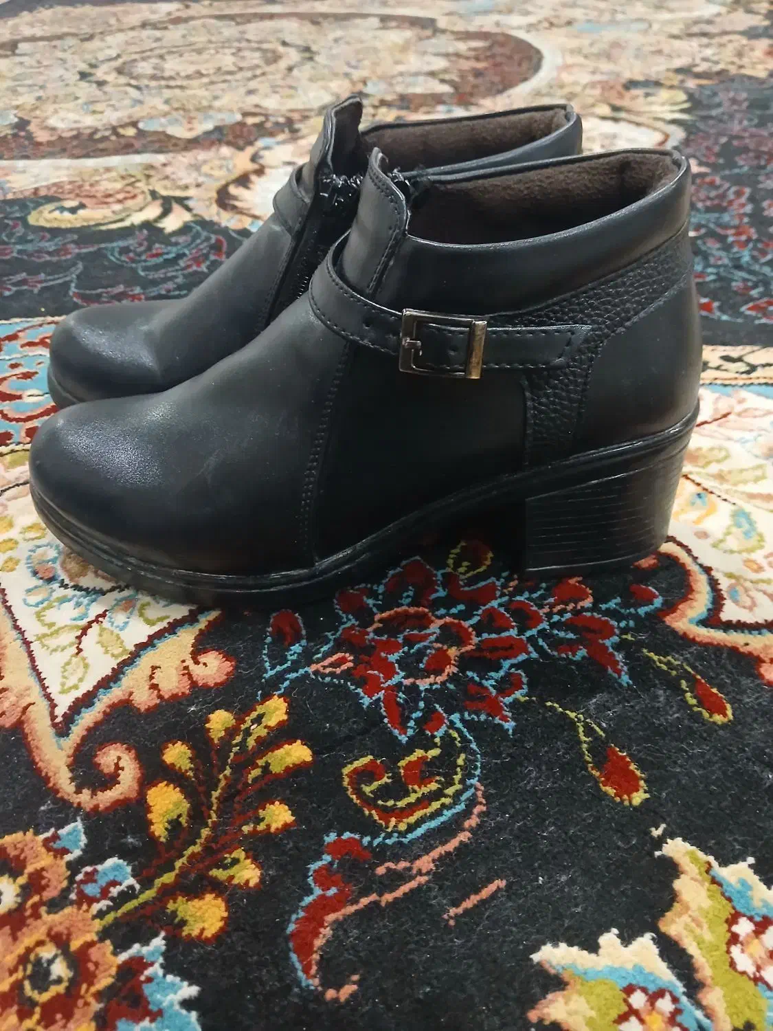 علی|کیف، کفش، کمربند|لردگان, |دیوار