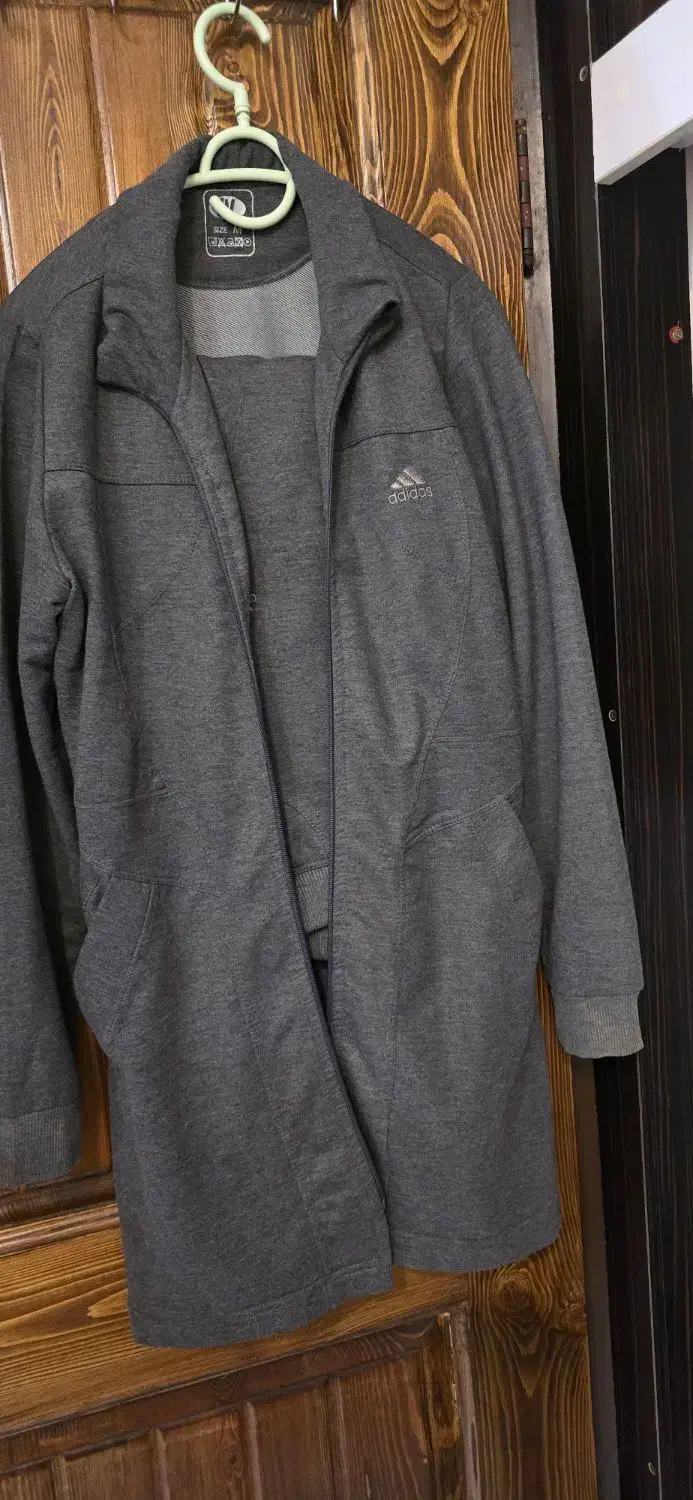 ست ورزشی|لباس|ساری, |دیوار