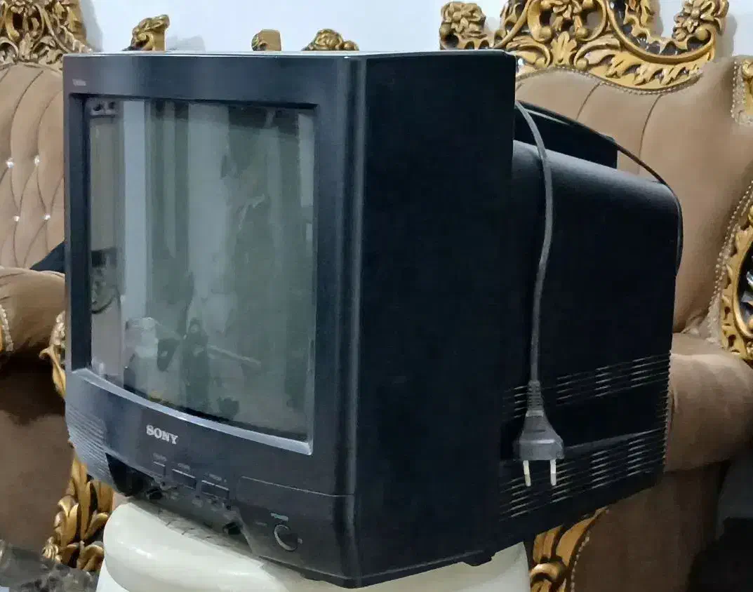 تلویزیون قدیمی سونی سالم|تلویزیون و پروژکتور|رشت, کوی فکوری|دیوار